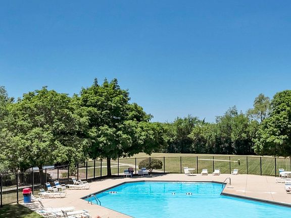 3rd image of 5508 E Lake Dr APT D