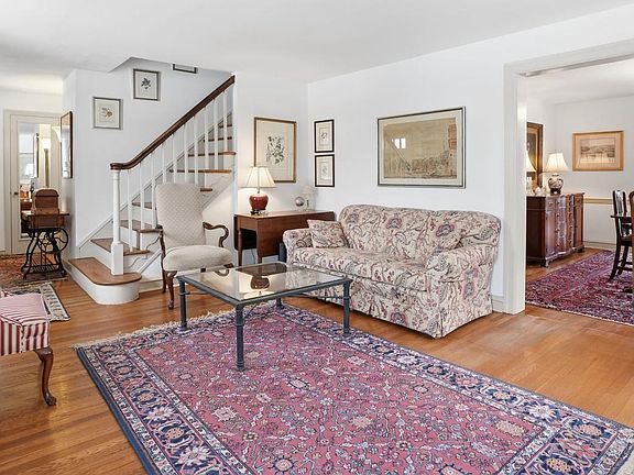 4th image of 216 Heatherwood Rd