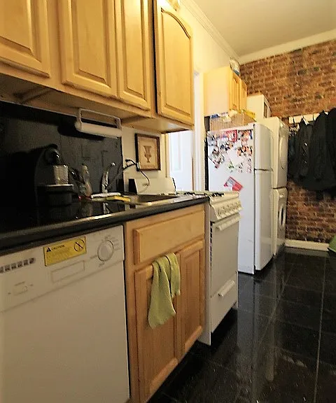 442 3rd Ave #3C — Photo 7