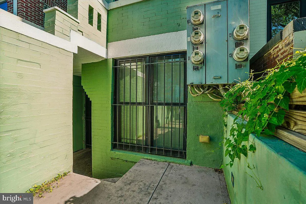 2 bed, 2.0 bath, 773 sqft, $2,650 — Photo 2