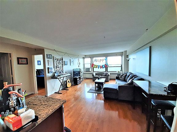4th image of 4180 N Marine Dr #4180706