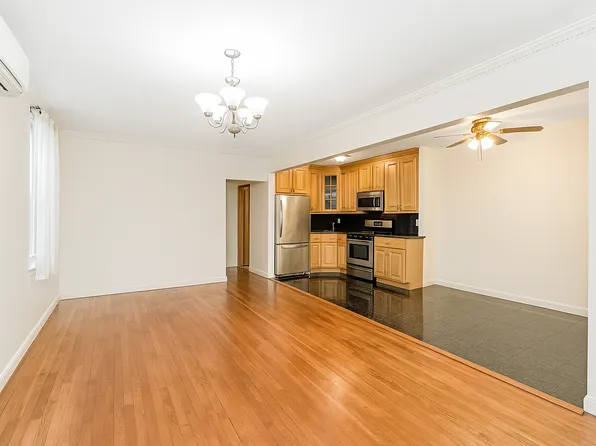 451 100th Street image 11 of 28