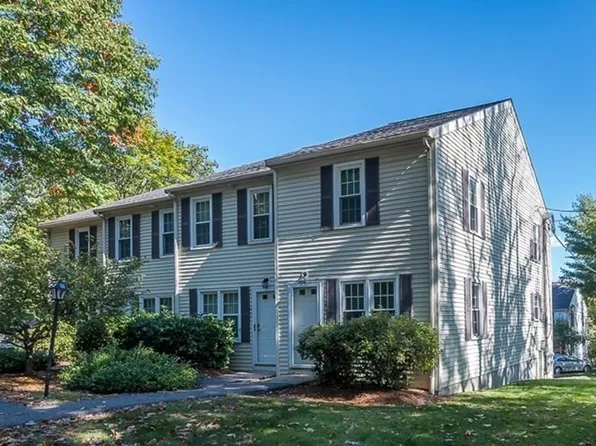 275 Sunderland Rd, Worcester, MA 01604