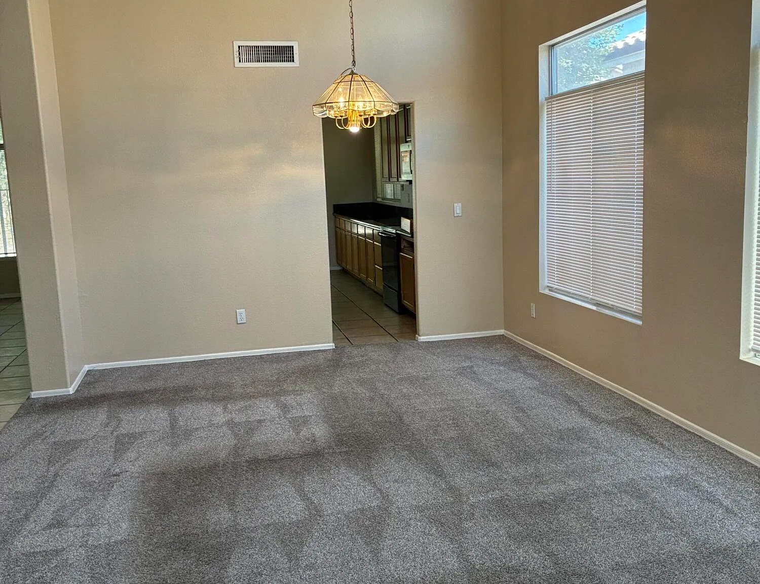 4 bed, 2.0 bath, 2230 sqft, $2,850 — Photo 3