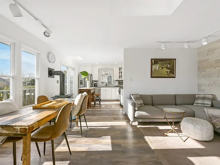 75 Bryan Rd — Photo 13