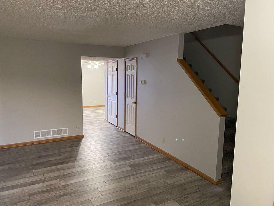 1st image of 540 NW 17th Cir