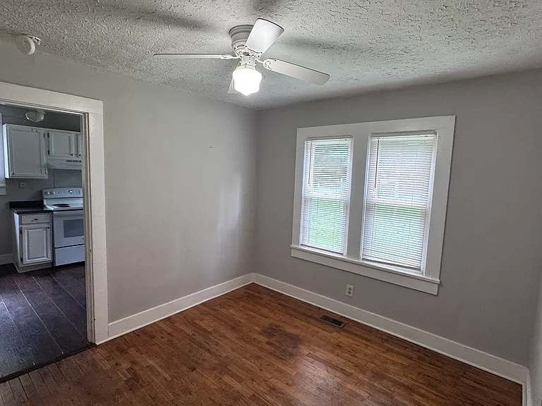 904 Dunlap St — Photo 5