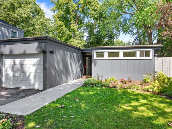 279 Latrobe Ave, Northfield, IL 60093