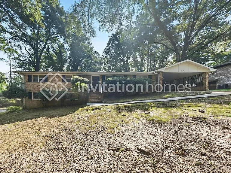 624 Princess Cir — Photo 1