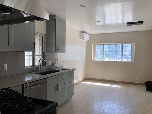 3rd image of 8065 Dorothy St