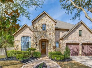 810 Newington Ln, Sugar Land, TX 77479
