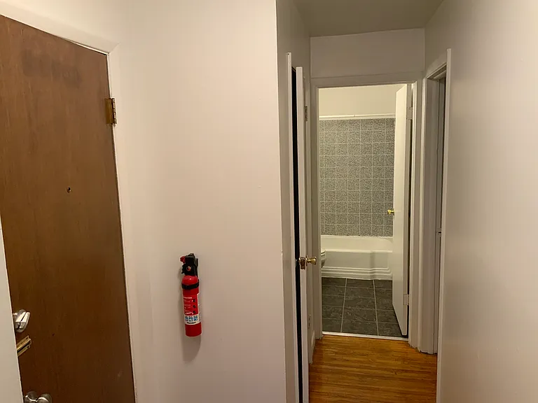 1006 Broadway St — Photo 84