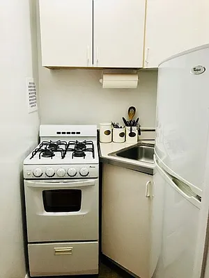 Rented by Cooper & Cooper Real Estate | media 11