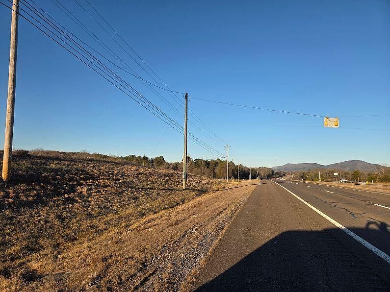 1st image of 6 Us Highway 411