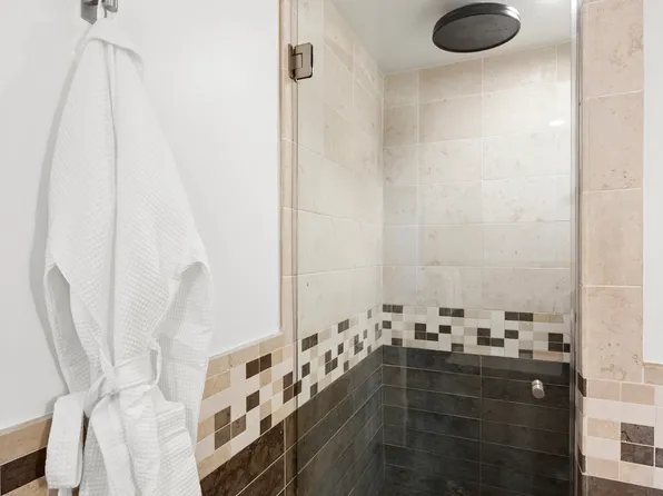 101 West 24th Street image 11 of 23