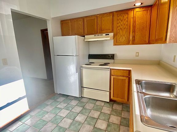2nd image of 120 Ballard St APT 1