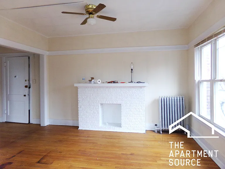 6568 N Lakewood Ave #1 — Photo 1