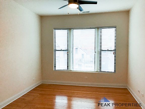 3rd image of 3945 N Janssen Ave #2256369