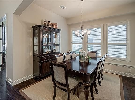 4th image of 324 Hogue Ln