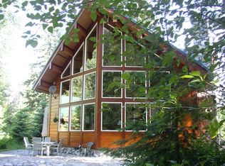 16 Mercer Rd, Mazama, WA 98833