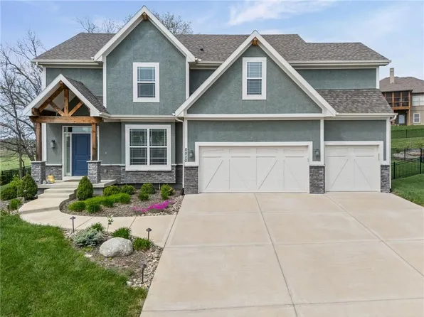 8820 NE 94th St, Kansas City, MO 64157