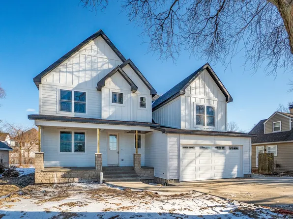 520 N Sleight St, Naperville, IL 60563