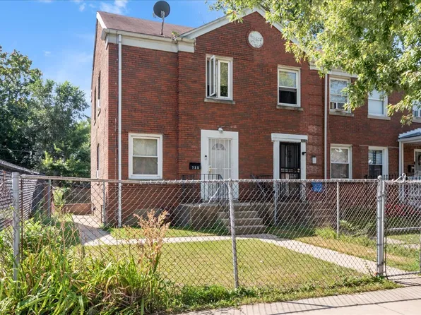 735 E 105th Pl, Chicago, IL 60628