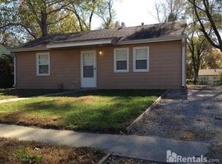 521 SE 36th St, Topeka, KS 66605
