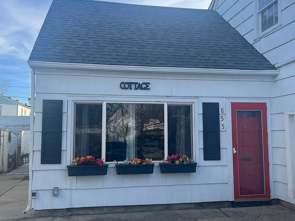 855 White Ave