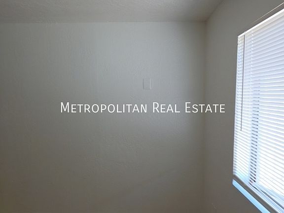 4th image of 4829 N 37th Ave APT 4