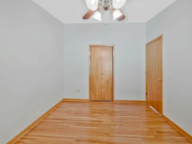4857 Torbay Dr — Photo 26