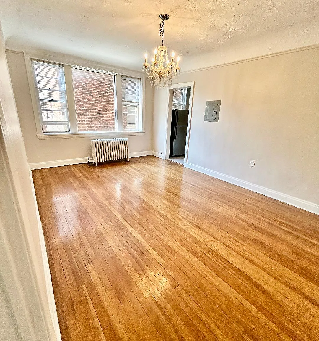 2 bed, 1000 sqft, $1,350 — Photo 4