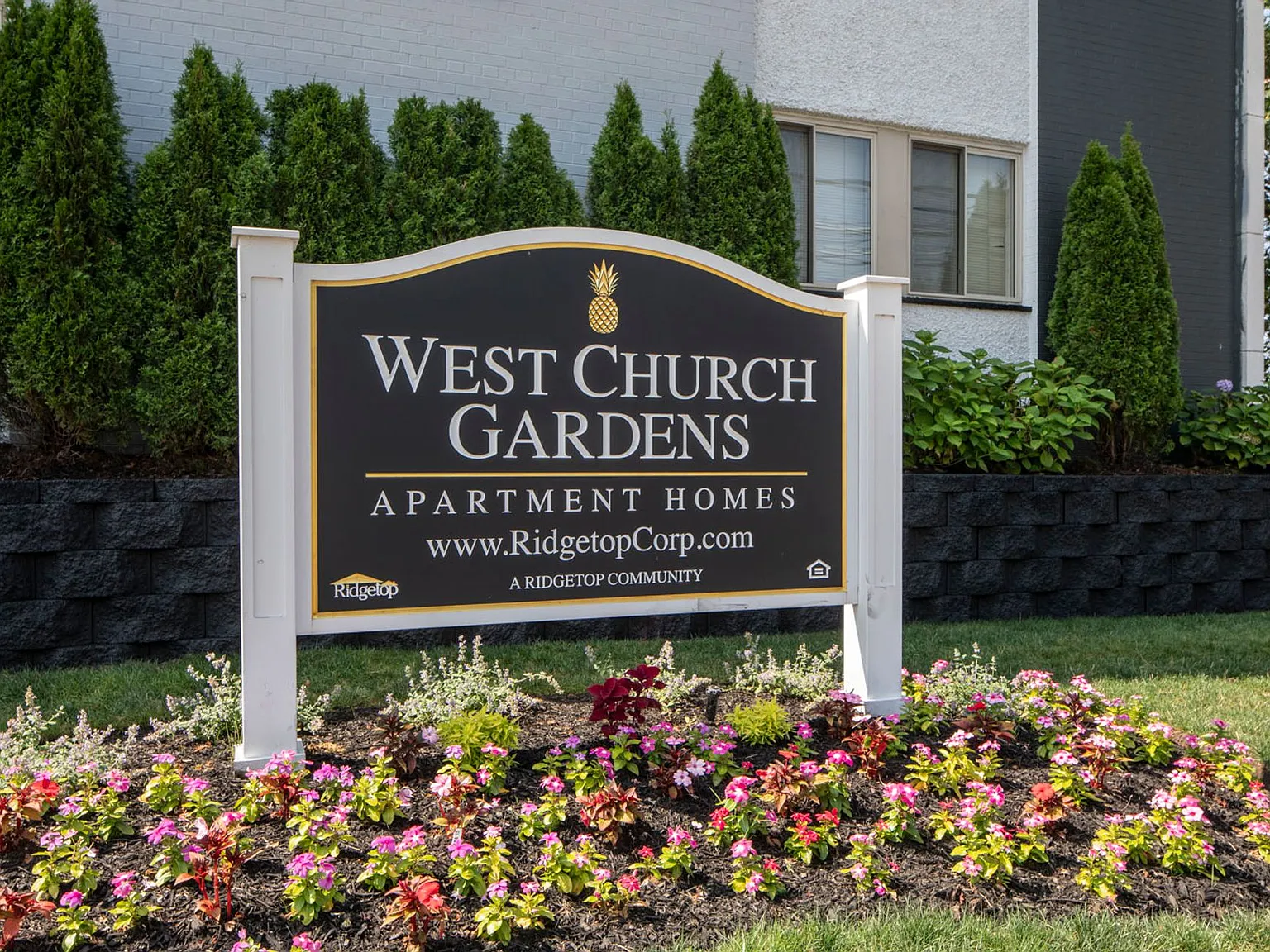West Church Gardens: Virtual Directory, Cat & Dog Friendly, and Custom Closets — Photo 1