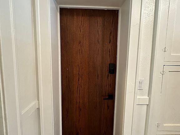 5th image of 225 Smith Ave Unit 2