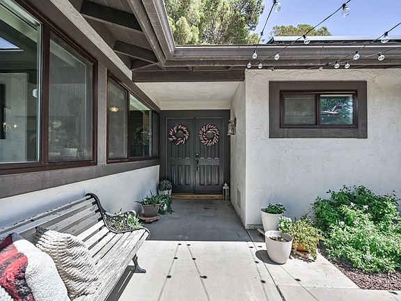 2nd image of 719 Sherri St