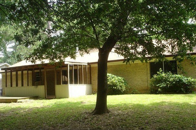 1st image of 906 Corey Dr