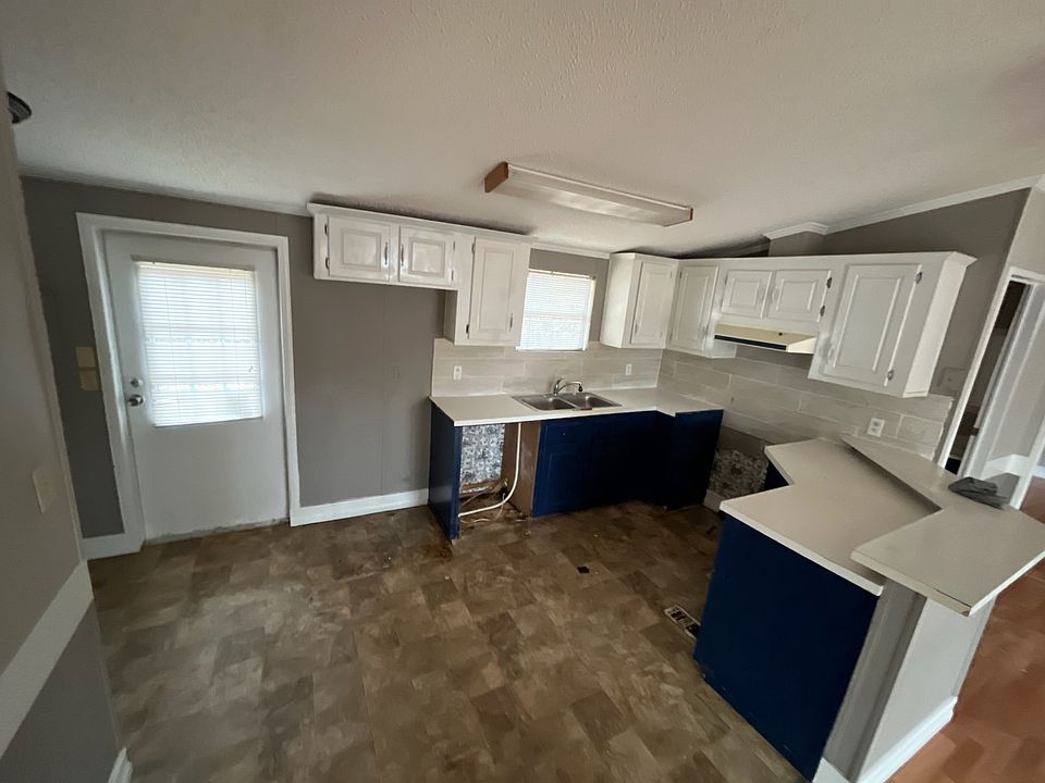 1st image of 300 Oak Hill Dr #27