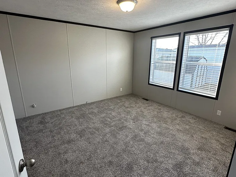 5655 Blueridge Ave — Photo 10