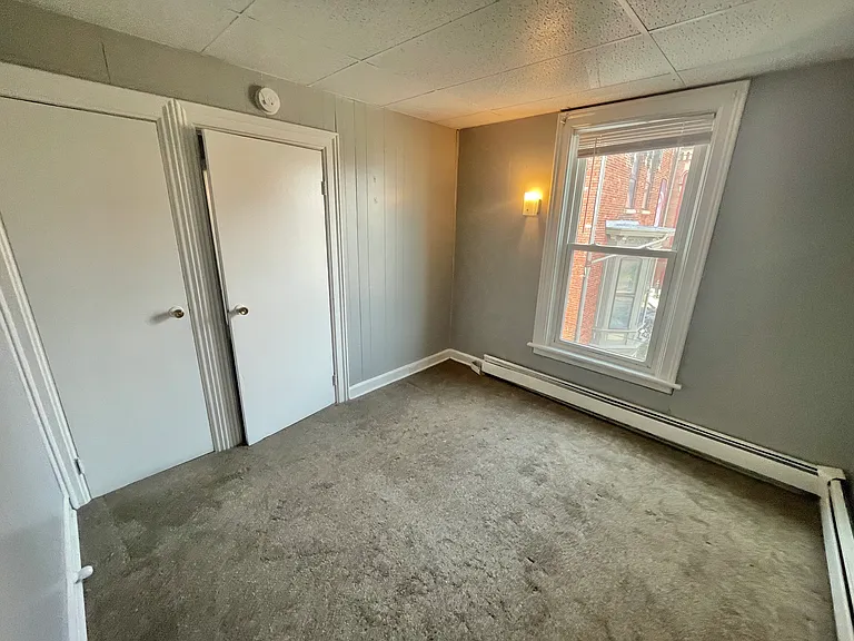 137 Mohawk St #2R — Photo 6
