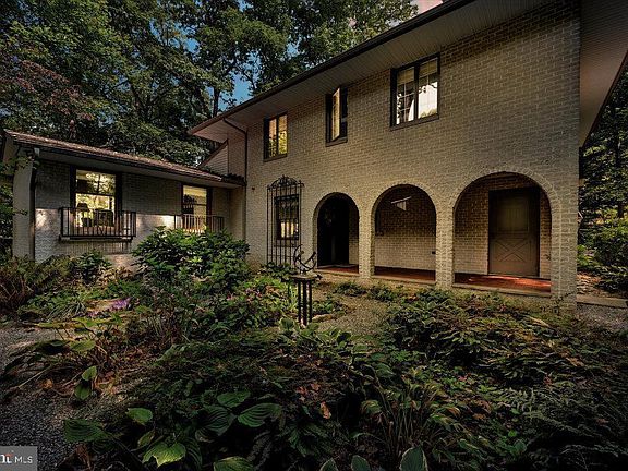 4th image of 2938 Kings Ln