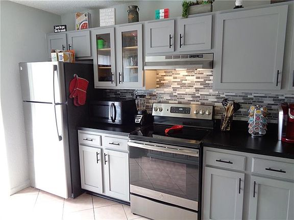 4th image of 859 Crystal Lake Dr #859