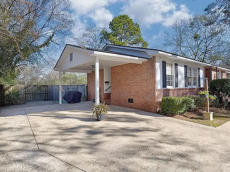 2969 Roswell Ln — Photo 6
