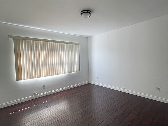 3rd image of 5301 Corteen Pl APT 2