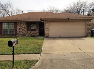 6036 Birchhill Rd, Fort Worth, TX 76148