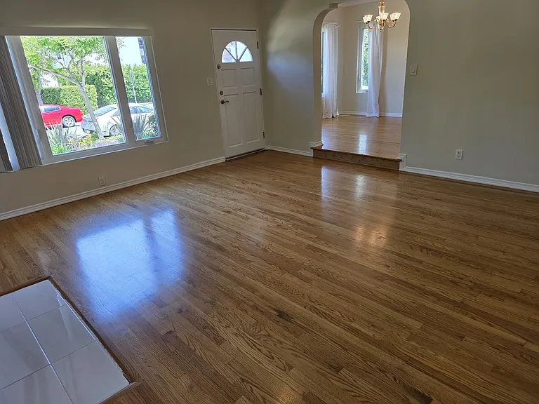 153 S Swall Dr — Photo 5