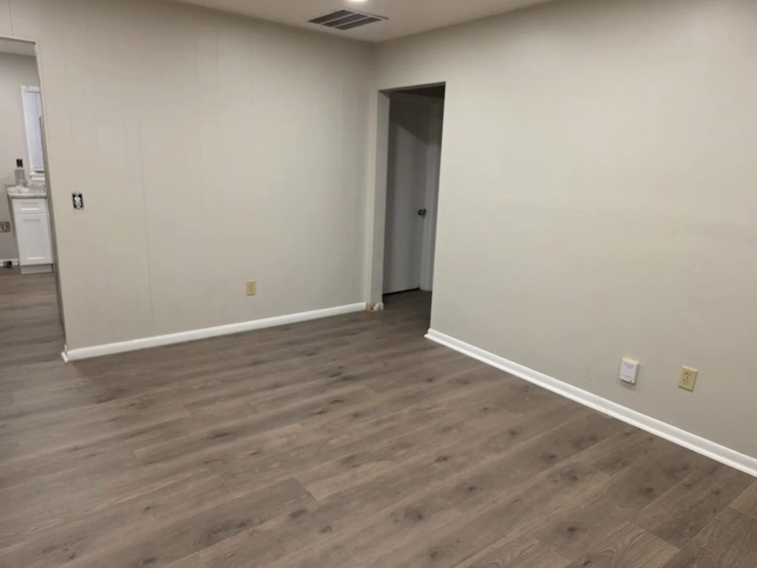 924 Old Valley Dr — Photo 1