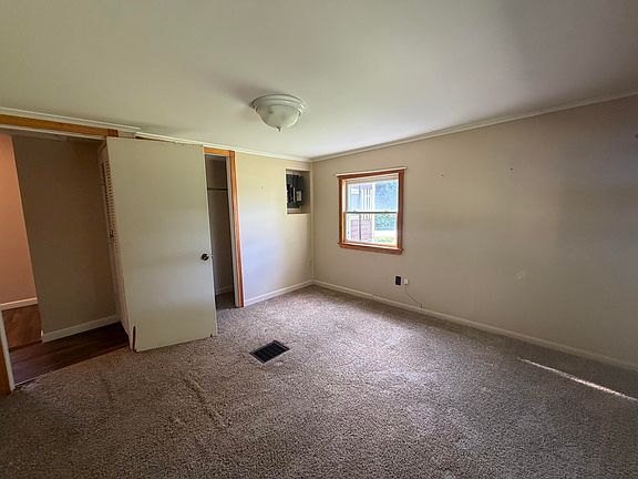 4th image of 281 Foxcroft Road