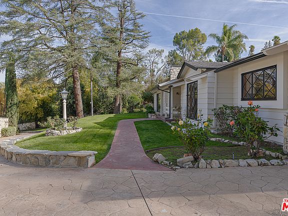 4th image of 19320 Wells Dr