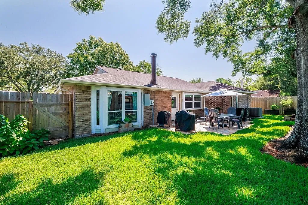 3 bed, 1862 sqft, $2,150 — Photo 3