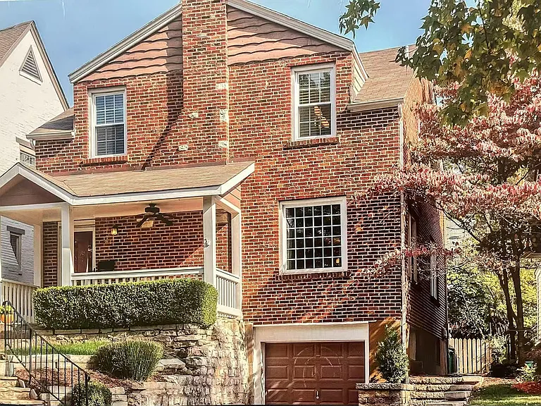 432 Carswold Dr — Photo 1